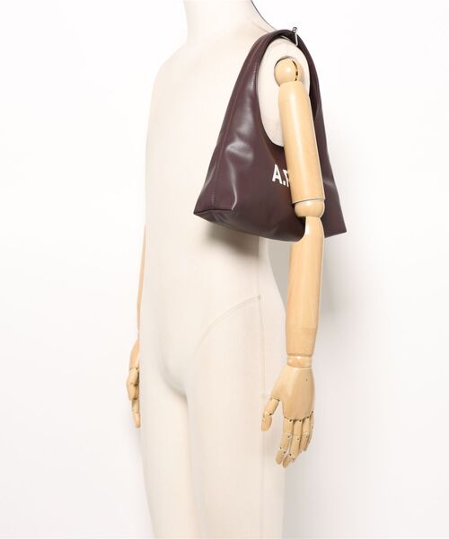 A.P.C.(アーペーセー)の「BABY NINON SHOULDER(ショルダーバッグ・レディース・ブラウン/ブラック・ONESIZE)」の9枚目の写真