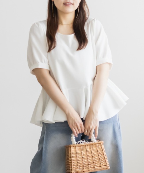 CLETTE(クレット)の「CLETTEオリジナルイレヘムペプラムプルオーバー(Tシャツ/カットソー・レディース・ピンク/オフホワイト/ブラック・LL/3L/4L)」の4枚目の写真