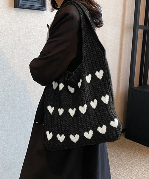Doux Belle(ドゥーベル)の「ハートデザインニットトートバッグ(トートバッグ・レディース・グリーン/ブルー/ピンク/オフホワイト/ベージュ/ブラック・FREE)」の3枚目の写真