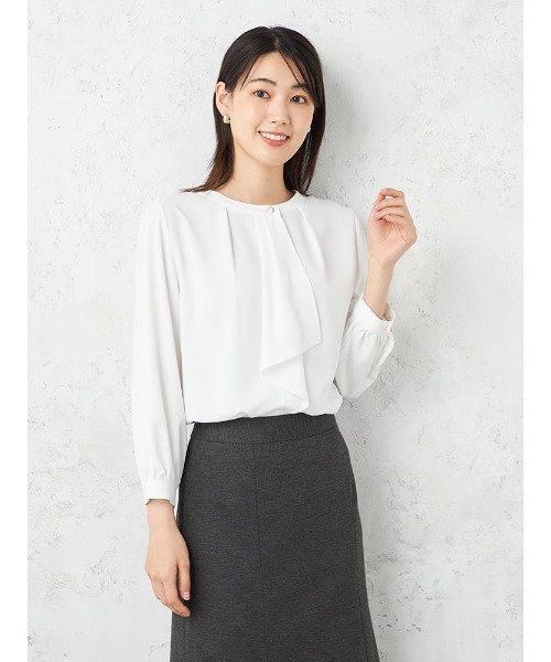 HARUYAMA(ハルヤマ)の「ボウタイ 9分袖ブラウス UV加工【SOFFICE BEAUTYVEIL】(シャツ/ブラウス・レディース・ブラウン/オフホワイト/ベージュ・LL/L/M/S)」の2枚目の写真