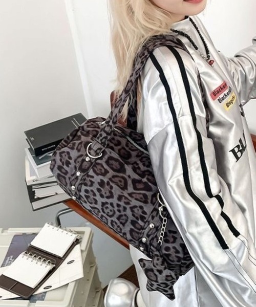gossip!ロサンゼルス(ゴシップロサンゼルス)の「スター グラフィック ボストンバッグ Y2K/500mlペットボトル収納可能 25AW(ショルダーバッグ・レディース・カモフラージュ/レオパード・FREE)」の6枚目の写真