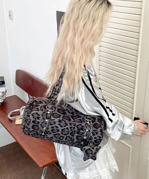 gossip!ロサンゼルス(ゴシップロサンゼルス)の「スター グラフィック ボストンバッグ Y2K/500mlペットボトル収納可能 25AW(ショルダーバッグ・レディース・カモフラージュ/レオパード・FREE)」の7枚目の写真