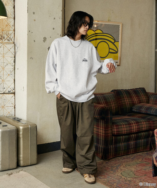 PUBLUX（パブリュクス）の「PUBLUX/パブリュクス 別注 ”101 DALMETIANS” SWEAT/”101匹わんちゃん” バックプリントスウェット(限定展開)（スウェット・メンズ・ライトグレー/チャコールグレー/サックスブルー・SMALL/MEDIUM/LARGE）」の13枚目の写真