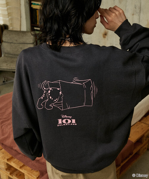 PUBLUX（パブリュクス）の「PUBLUX/パブリュクス 別注 ”101 DALMETIANS” SWEAT/”101匹わんちゃん” バックプリントスウェット(限定展開)（スウェット・メンズ・ライトグレー/チャコールグレー/サックスブルー・SMALL/MEDIUM/LARGE）」の19枚目の写真