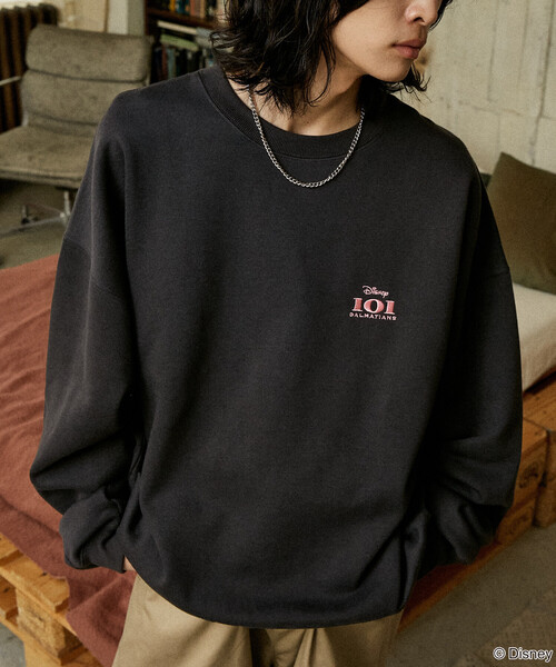 PUBLUX（パブリュクス）の「PUBLUX/パブリュクス 別注 ”101 DALMETIANS” SWEAT/”101匹わんちゃん” バックプリントスウェット(限定展開)（スウェット・メンズ・ライトグレー/チャコールグレー/サックスブルー・SMALL/MEDIUM/LARGE）」の20枚目の写真