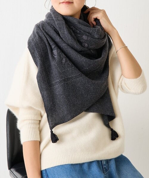 BEARDSLEY(ビアズリー)の「《CITRUS》刺繍タッセルストール(ストール/ショール・レディース・ベージュ/グレー・FREE)」の3枚目の写真