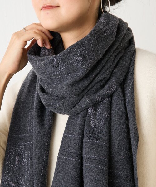 BEARDSLEY(ビアズリー)の「《CITRUS》刺繍タッセルストール(ストール/ショール・レディース・ベージュ/グレー・FREE)」の5枚目の写真