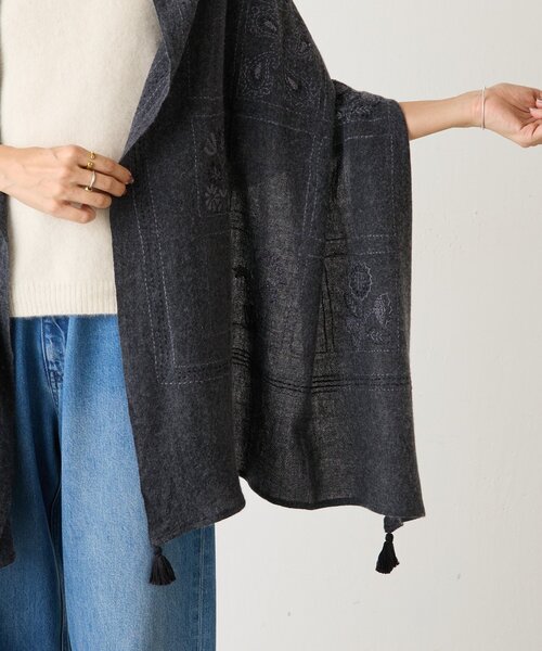 BEARDSLEY(ビアズリー)の「《CITRUS》刺繍タッセルストール(ストール/ショール・レディース・ベージュ/グレー・FREE)」の6枚目の写真