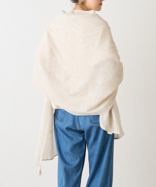 BEARDSLEY(ビアズリー)の「《CITRUS》刺繍タッセルストール(ストール/ショール・レディース・ベージュ/グレー・FREE)」の15枚目の写真