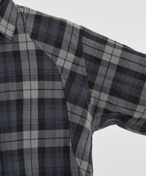 CONZ(コンズ)の「COMPACT FIT WOOL PANEL SHIRT(シャツ/ブラウス・メンズ・ダークグレー/チェック/ブラック・1/2/3)」の4枚目の写真