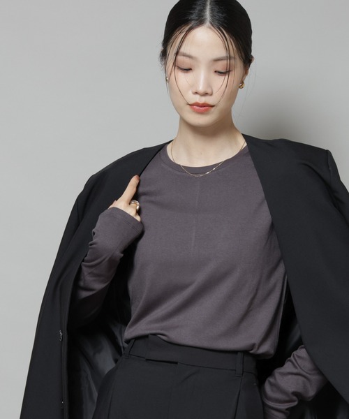 NANO universe(ナノユニバース)の「吸湿発熱クルーネックロングスリーブTシャツ(Tシャツ/カットソー・レディース・グレー/ホワイト/ブラック・FREE)」の3枚目の写真