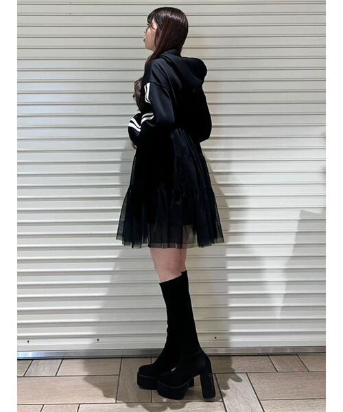 CALNAMUR(カルナムール)の「2WAYチュールオーバースウェットワンピース(ワンピース・レディース・ブラック/グレー・FREE)」の6枚目の写真