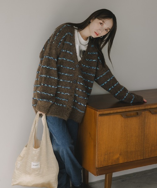 210nouve（トゥージュヌーブ）の「ツイード ボーダー オーバーサイズ ニット カーディガン（カーディガン/ボレロ・レディース・グレー/ブラウン/ホワイト・FREE）」の16枚目の写真