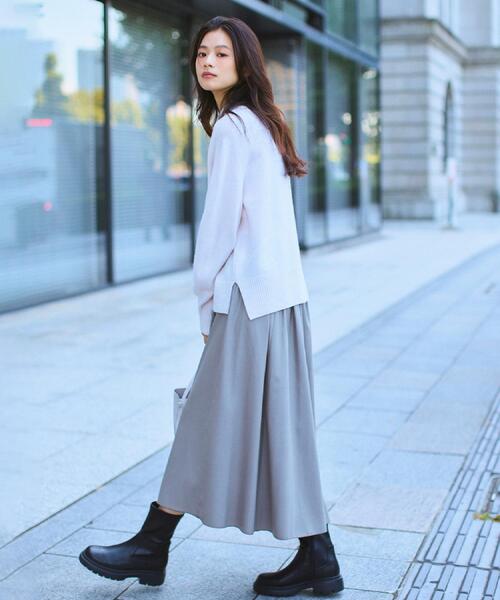 UNTITLED（アンタイトル）の「【8色展開/洗える】ウールカシミヤ ハイネックニット（ニット/セーター・レディース・オフホワイト/ナチュラル/ブラウン系その他/サックスブルー/グレー系3/ピンク/ブラウン系4/ライトパープル・00/02/04/44/48）」の9枚目の写真