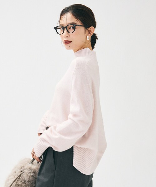 UNTITLED（アンタイトル）の「【8色展開/洗える】ウールカシミヤ ハイネックニット（ニット/セーター・レディース・オフホワイト/ナチュラル/ブラウン系その他/サックスブルー/グレー系3/ピンク/ブラウン系4/ライトパープル・00/02/04/44/48）」の11枚目の写真