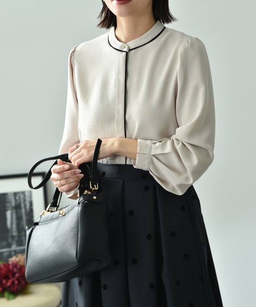 INTERPLANET（インタープラネット）の「【UV・接触冷感】ポーラ配色ゴールドピンブラウス（シャツ/ブラウス・レディース・ブラック/ベージュ/オフホワイト・FREE）」の3枚目の写真