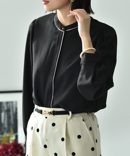 INTERPLANET（インタープラネット）の「【UV・接触冷感】ポーラ配色ゴールドピンブラウス（シャツ/ブラウス・レディース・ブラック/ベージュ/オフホワイト・FREE）」の2枚目の写真