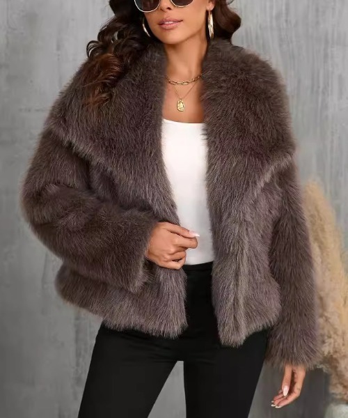 ENLIKE（エンリケ）の「フェイクファーボリュームジャケット（その他アウター・レディース・ブラウン/ブラック/アイボリー・FREE）」の17枚目の写真