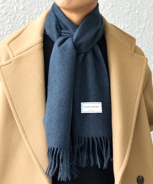 SHIPS any（シップス エニィ）の「SHIPS any: カシミヤ ソリッド マフラー 25AW（マフラー・メンズ・ブラック/オフホワイト/ナチュラル/グレー/ブルー/ダークグレー/ネイビー/ブラウン/レッド・ONE SIZE）」の7枚目の写真