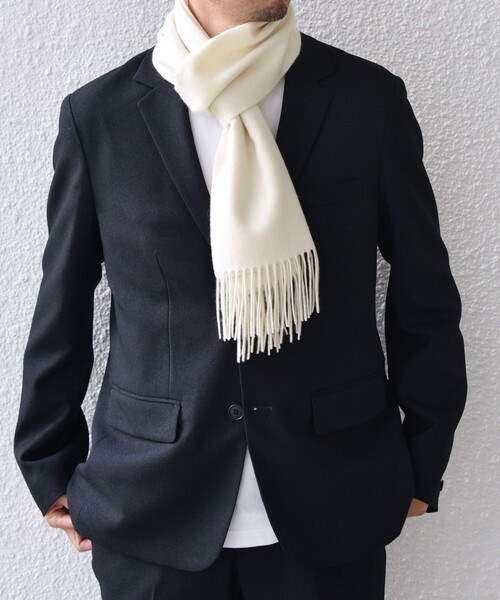 SHIPS any（シップス エニィ）の「SHIPS any: カシミヤ ソリッド マフラー 25AW（マフラー・メンズ・ブラック/オフホワイト/ナチュラル/グレー/ブルー/ダークグレー/ネイビー/ブラウン/レッド・ONE SIZE）」の13枚目の写真
