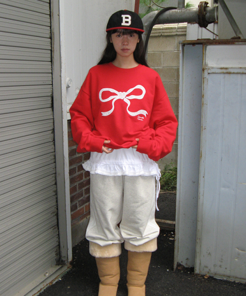 RONRON(ロンロン)の「HEART RIBBON LACE APPLIQUE SWEATSHIRT RED(スウェット・レディース・その他・FREE)」の2枚目の写真