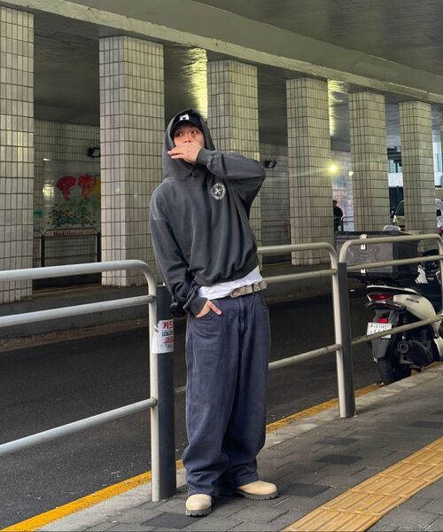 PUNCH DRUNK PARTIES(パンチドランクパーティーズ)の「Circle Logo Garment Dyed Hoodie (CHARCOAL)(パーカー・レディース・その他・1/2/0/3)」の12枚目の写真