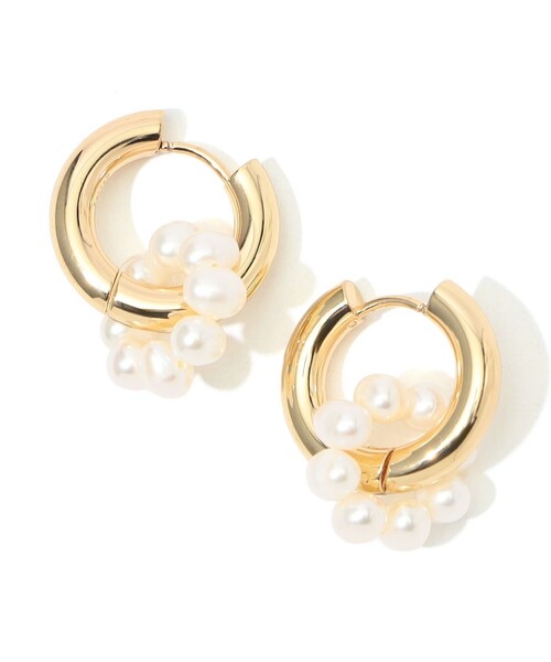 Kenneth Jay Lane(ネスジェイレーン)の「Kenneth Jay Lane Pearl Hoops ピアス(ピアス(両耳用)・レディース・ゴールド系その他・FREE)」の1枚目の写真