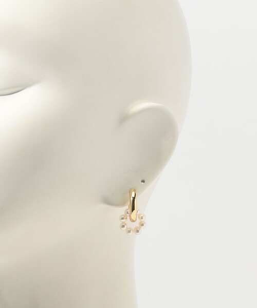 Kenneth Jay Lane(ネスジェイレーン)の「Kenneth Jay Lane Pearl Hoops ピアス(ピアス(両耳用)・レディース・ゴールド系その他・FREE)」の5枚目の写真