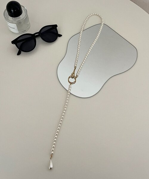 prose verse(プロズヴェール)の「パールY字ネックレス(ネックレス・レディース・オフホワイト・FREE)」の2枚目の写真