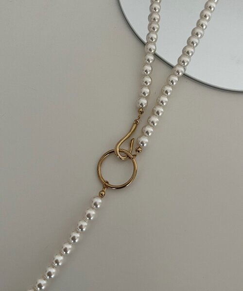 prose verse(プロズヴェール)の「パールY字ネックレス(ネックレス・レディース・オフホワイト・FREE)」の3枚目の写真