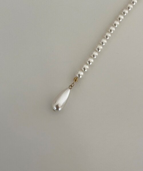 prose verse(プロズヴェール)の「パールY字ネックレス(ネックレス・レディース・オフホワイト・FREE)」の5枚目の写真