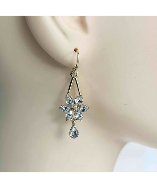 tone(トーン)の「【88eighty-eight】キラキラビジューフラワーゴールドピアス【import】(MA)(ピアス(両耳用)・レディース・ゴールド・FREE)」の3枚目の写真