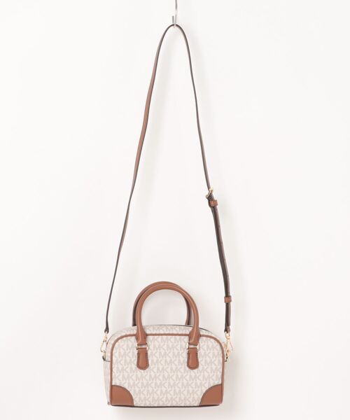 MICHAEL KORS(マイケルコース)の「THOMPSON XS SATCHEL XBODY クロスボディ(ショルダーバッグ・レディース・ホワイト系・FREE)」の2枚目の写真