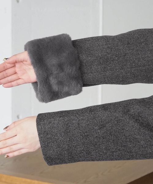 tiptop（ティップトップ）の「ファーティペットミドル丈フレアコート（ステンカラーコート・レディース・アイボリー/ブラック/チャコールグレー・FREE）」の5枚目の写真