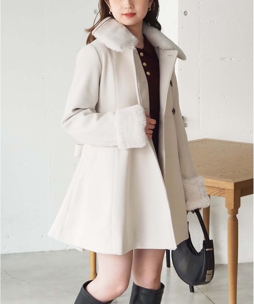 tiptop（ティップトップ）の「ファーティペットミドル丈フレアコート（ステンカラーコート・レディース・アイボリー/ブラック/チャコールグレー・FREE）」の16枚目の写真