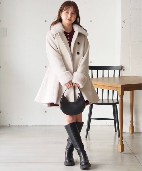 tiptop（ティップトップ）の「ファーティペットミドル丈フレアコート（ステンカラーコート・レディース・アイボリー/ブラック/チャコールグレー・FREE）」の17枚目の写真