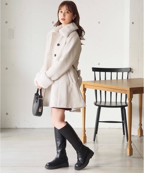 tiptop（ティップトップ）の「ファーティペットミドル丈フレアコート（ステンカラーコート・レディース・アイボリー/ブラック/チャコールグレー・FREE）」の18枚目の写真