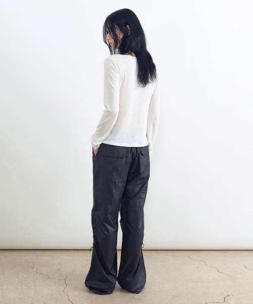 INSILENCE WOMEN(インサイレンスウーマン)の「グロッシー ユーティリティパンツ BLACK(その他パンツ・レディース・その他・MEDIUM/LARGE)」の17枚目の写真