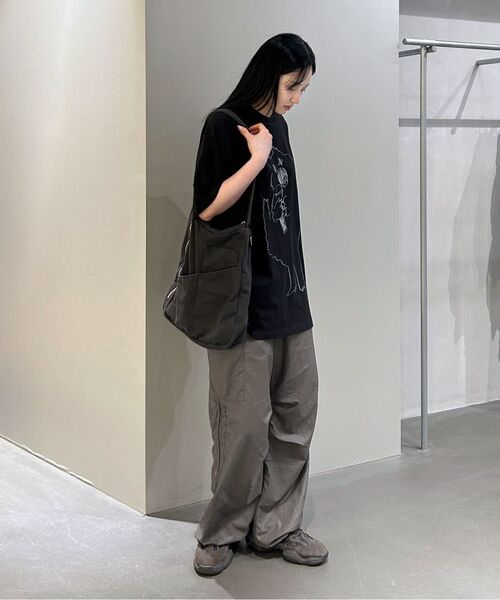 INSILENCE WOMEN(インサイレンスウーマン)の「グロッシー ユーティリティパンツ BLACK(その他パンツ・レディース・その他・MEDIUM/LARGE)」の6枚目の写真