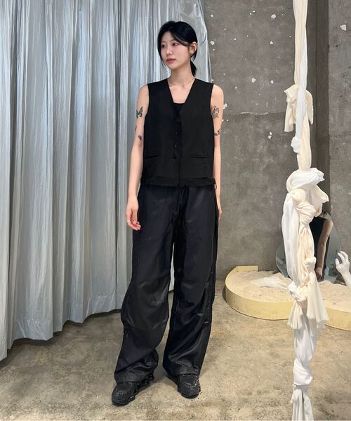 INSILENCE WOMEN(インサイレンスウーマン)の「グロッシー ユーティリティパンツ BLACK(その他パンツ・レディース・その他・MEDIUM/LARGE)」の9枚目の写真