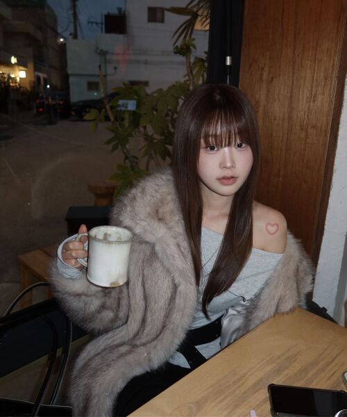 OAFISH(オアフィッシュ)の「FLUFFY MIX FUR JACKET, LIGHT GRAY(ムートンコート・レディース・その他・FREE)」の19枚目の写真