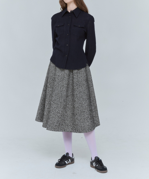 VOYONN(ボヨン)の「スリムフィットシャツアウターウール100ネイビー0125(シャツ/ブラウス・レディース・ネイビー・MEDIUM/LARGE)」の2枚目の写真