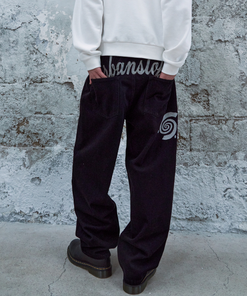 URBANSTOFF(アーバンストッフ)の「バックロゴアートワークデニムパンツ(ブラック)(デニムパンツ・レディース・その他・LARGE/MEDIUM)」の1枚目の写真