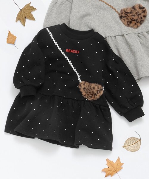 BREEZE(ブリーズ)の「【裏起毛/リンク】ハートポシェットワンピース_ジュニア対応(ワンピース・キッズ・ブラック/グレー・140/130/120/110/100/90/80)」の2枚目の写真