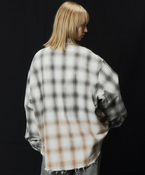 AIVER（アイバー）の「AIVER　グラデーションブリーチオンブレチェックシャツ（シャツ/ブラウス・メンズ・オフホワイト/その他・LARGE/MEDIUM/SMALL）」の5枚目の写真
