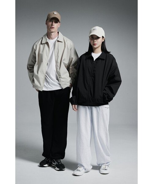 APOSTROPHE COMMA(アポストロフィコンマ)の「カラーブルゾンウィンドブレーカージップアップジャケット(アイボリー)(ブルゾン・メンズ・その他・MEDIUM/LARGE)」の2枚目の写真