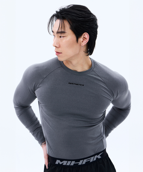 MIHAK(ミハク)の「エステティックアクティブロングスリーブ(グレー)(Tシャツ/カットソー・メンズ・その他・1/3)」の1枚目の写真