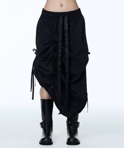 71TO96(チル ハナ トゥ グユク)の「Girdle String Skirt (Black)(スカート・レディース・ブラック・FREE)」の2枚目の写真