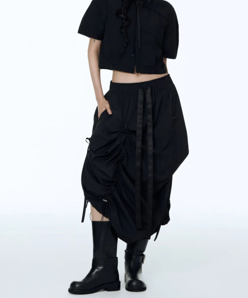 71TO96(チル ハナ トゥ グユク)の「Girdle String Skirt (Black)(スカート・レディース・ブラック・FREE)」の4枚目の写真