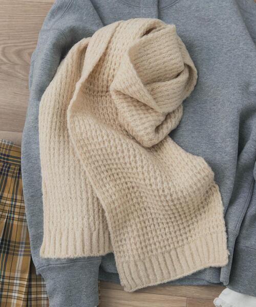 URBAN RESEARCH DOORS（アーバンリサーチドアーズ）の「カワリアミニットマフラー（マフラー・レディース・レッド/ライトベージュ/グレー・ONE）」の4枚目の写真